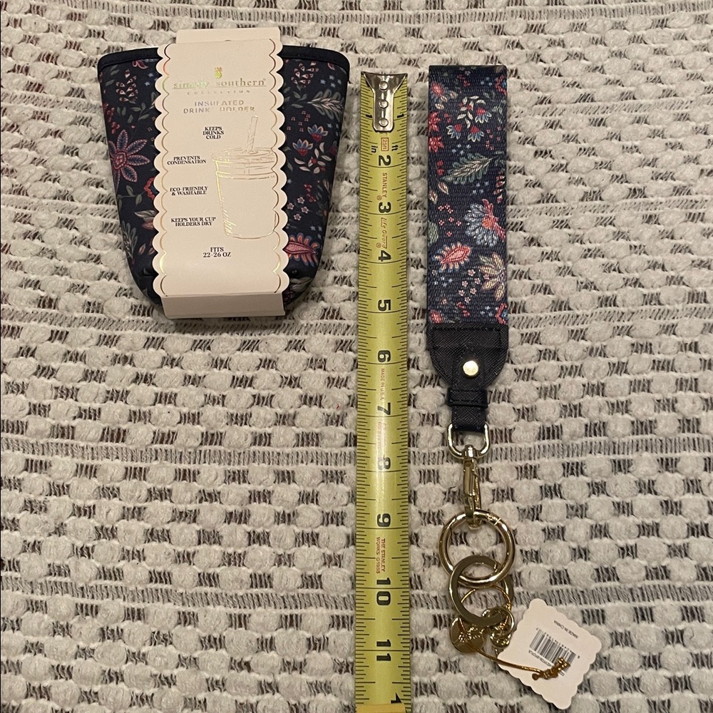 NWT Simply Southern Floral Keychain and Insulated Drink Holder Set - Navy - Picture 12 of 12